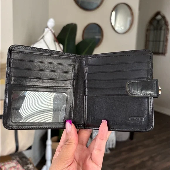 ❌❌SOLD❌❌VTG COACH Large Framed Credit Card Wallet #5817 USA - Picture 3 of 5